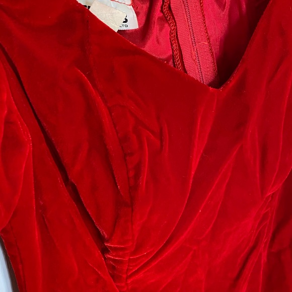 Red Velvet Dress Retro - Picture 6 of 6